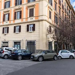 Linnéa Centro A Roma